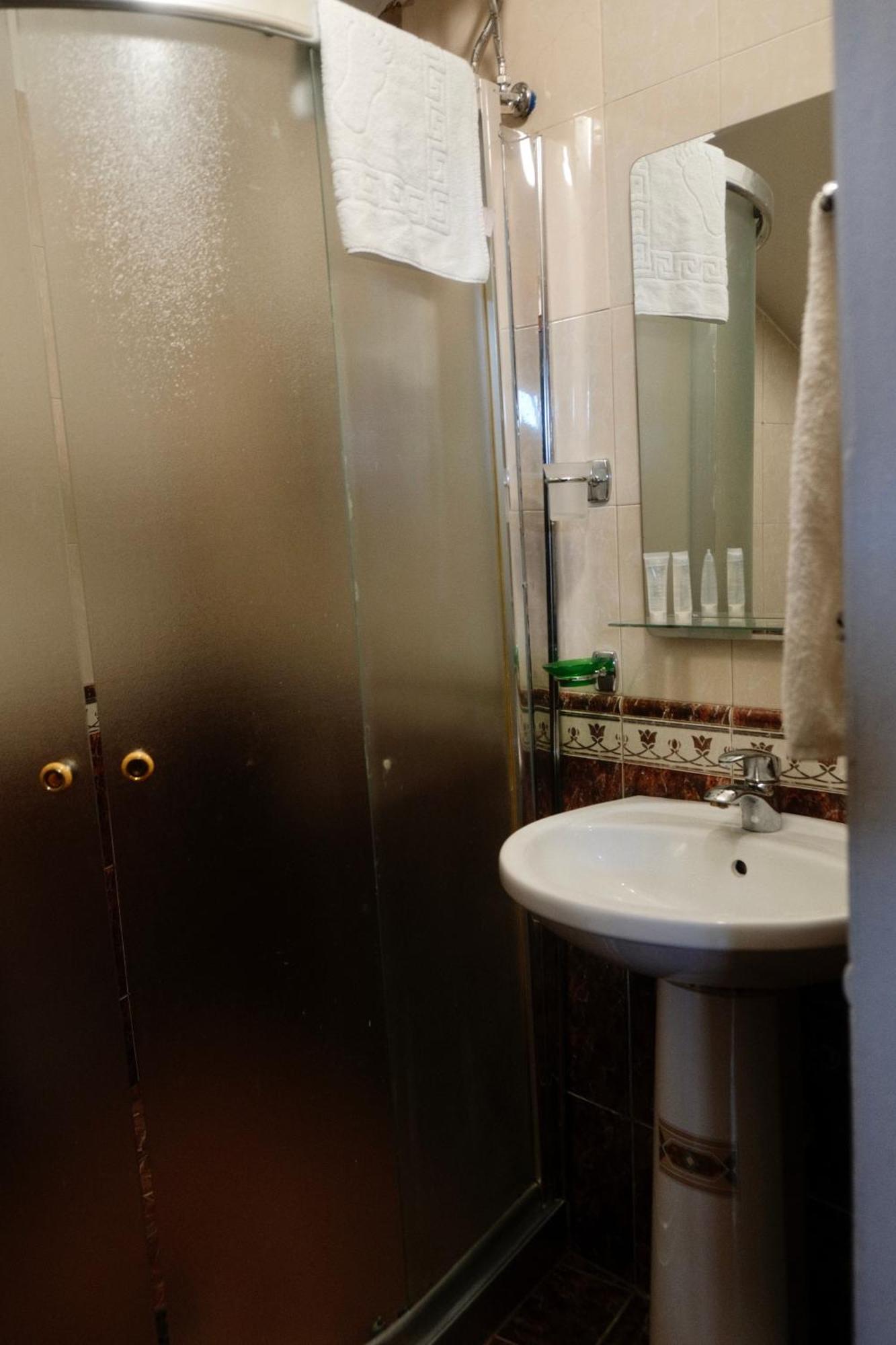 Old Bazaar House Apartment กรูเยอ ภายนอก รูปภาพ